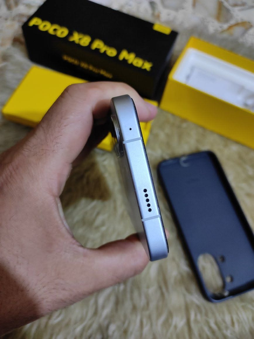 سلام عليكم اخوان جهاز بوكو x8 pro max مكفول نضافه 100 صحه البطاريه 100 كامل ملحقاته ذاكره 512 معروف مواصفاته اخوان من بطاريه 8500 ومعالج فلاكشب 9500s وصوت ستيريو 400/100 ومعروف سعره حاليا بحدود 850 الف للبيع بسعر 675 الف مكاني بغداد مدينه الصدر توصيل ماعندي للاستفسار اخاص او وات ساب ***********
