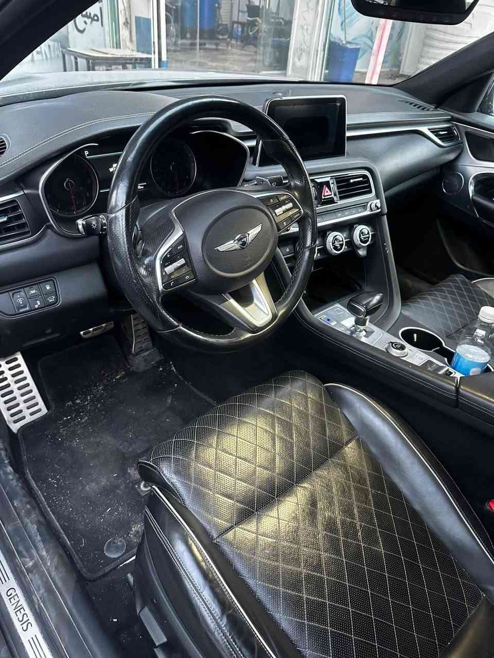 جنسس g70 2020 3.3tt770 137 
اعلى مواصفات بالجنسس بريستيج
خمس وضعيات قيادة (ايكو سمارت نورمال سبورت كوستم)
شبه بانوراما 
عدادات ديجيتال 
تدفئة وتبريد مقاعد جلد كهربائية 
تدفئة مقاعد خلفية 
ميموري سيت للسائق 
نقاط عمياء 
حادثها بسيط جداً وموضح بالصور 
السيارة جداً نظيفة وجديدة ومعتني بيها حيل 
تايرات جدد وبولش  + ‏‪***********‬‏
