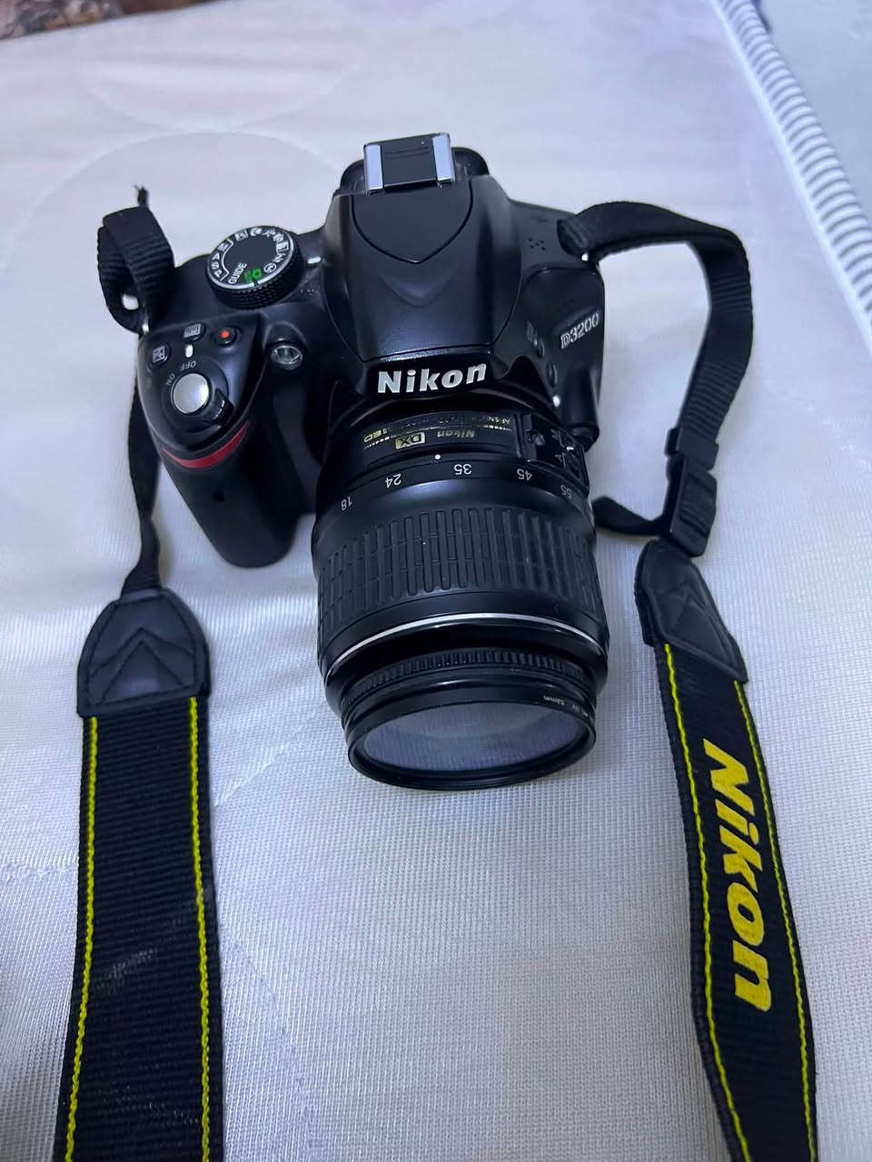 سلام وعليكم كامره نيكون D3200 نضيفه حيل 200الف للاستفسار واتساب ***********
