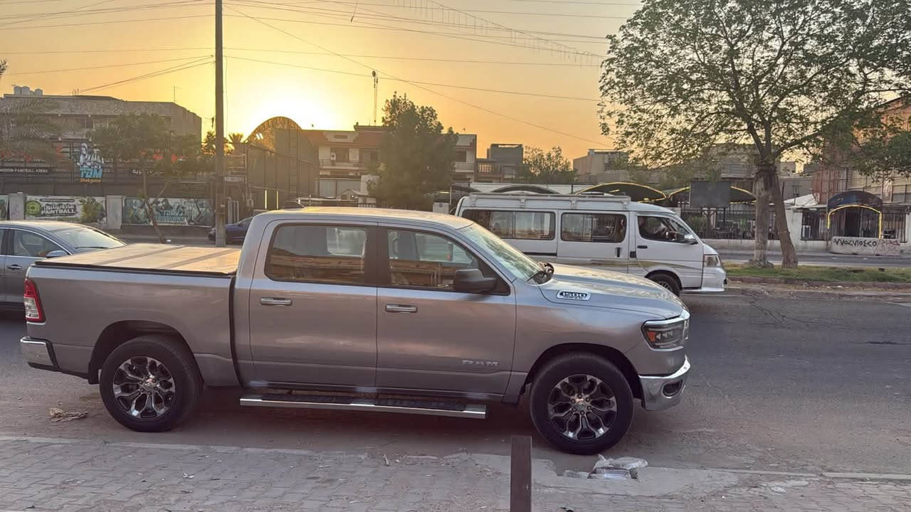 سلام عليكم
رام موديل ١٩ باك هورن  1500
باب طويل بدي قصير المرغوب 

السياره جديده وكامله من جميع النواحي اي نقص مابيها 
كير محرك تبريد صدر امامي خلفي تخم تاير جديد 
ادامه من جميع النواحي 
على أيد وحده 
محرك ٥٧٠٠ 
رقم بغداد شرط التحويل 
حادثها خشم الجاملغ الأيمن وخشم البنيد بدون دواخل 
وبدون أرباك 
السعر ٢١ونص 
مكان السياره بغداد الدوره 
 للتواصل على الرقم 
***********
