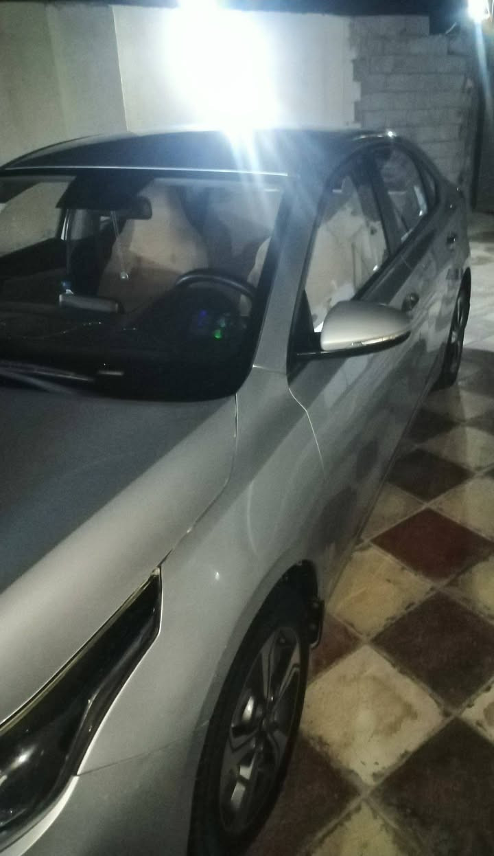 السلام عليكم سيراتو خليجي البيع السعر 130ورقة وبية مجال الشراي تبريد خير من الله قطعتين امامي وخلفي المري شفط المراية بية شارة نص فول السيارة حرة ثاني يوم  مداوم السيارة خير من اللة جاهزة من من كلشي تخم تاير ***********/السماوة
