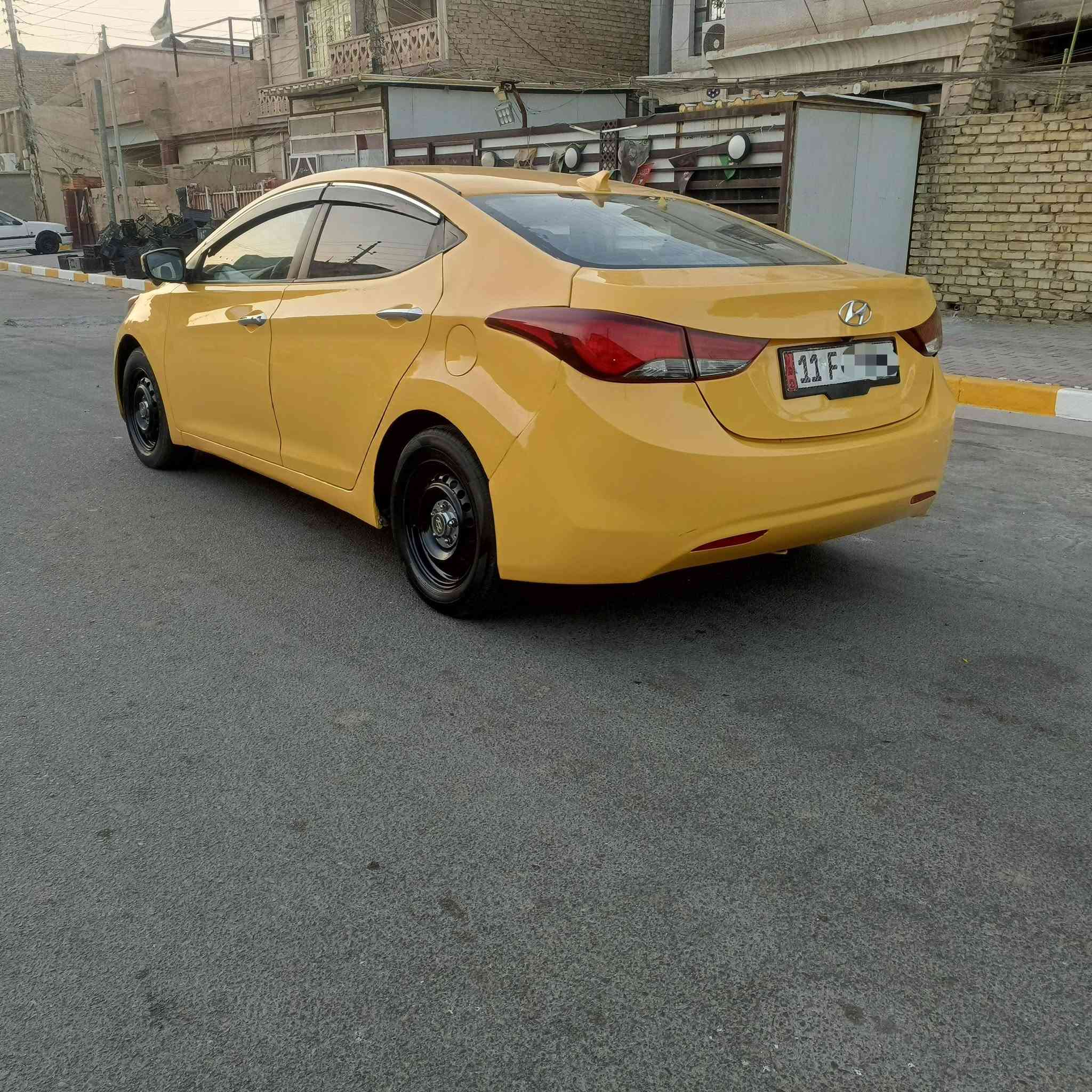 السلام عليكم
النترا 2013
وارد امريكا سيارة جاهزه وفول مواصفات 1/1 
 محرك 1800 دوش مكفول تبريد ثلج رقم بغداد بسمي
مصفره هيئة وغرامات حادثها جاملغ خلفي وبيها بالعراق 
جاملغ امامي السياره تغليف كامل ارضيه وكشنات وسقف
فول فتحه +بصمه+تحكم تدفئه كشنات+ تبريد بيانو 
شاشه مع مضخم صوت مسويلها سيرفز كامل حداديه 
تخم تاير صبغه جديده
السعر 75 مكاني بغداد 
***********
@الجميع
