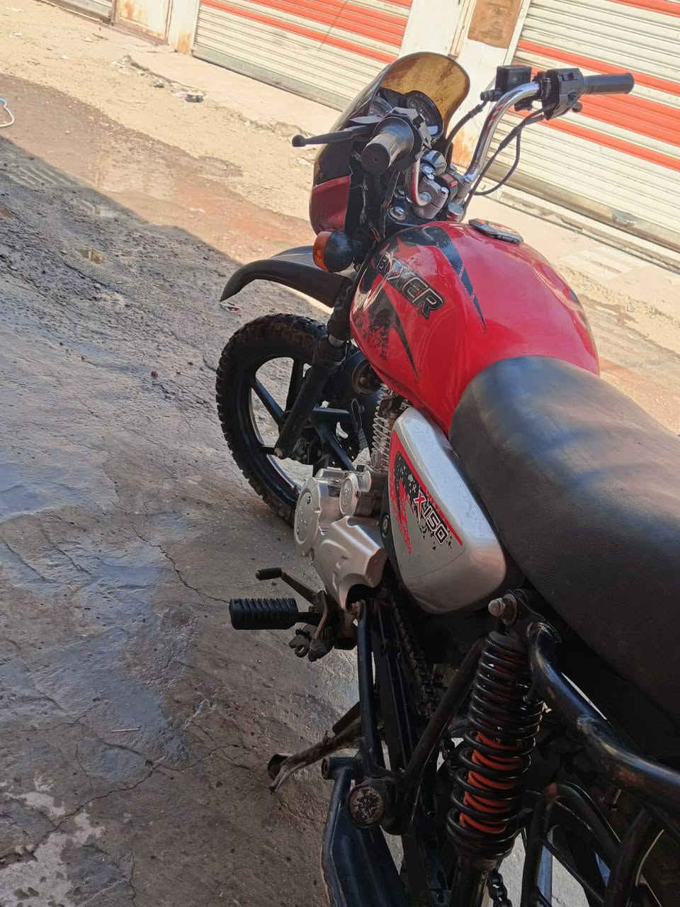 سلام عليكم دراجه بوكسر موديل 21نازله 22 دراجه كفاله عام 7 اوراق بيه محرك ايراني جديد 200 دراجه كلشي مابيه ومتوازي علا بيعته كامله مكان بغداد شعب *********** سعر 1250 وبيه مجال بسيط
