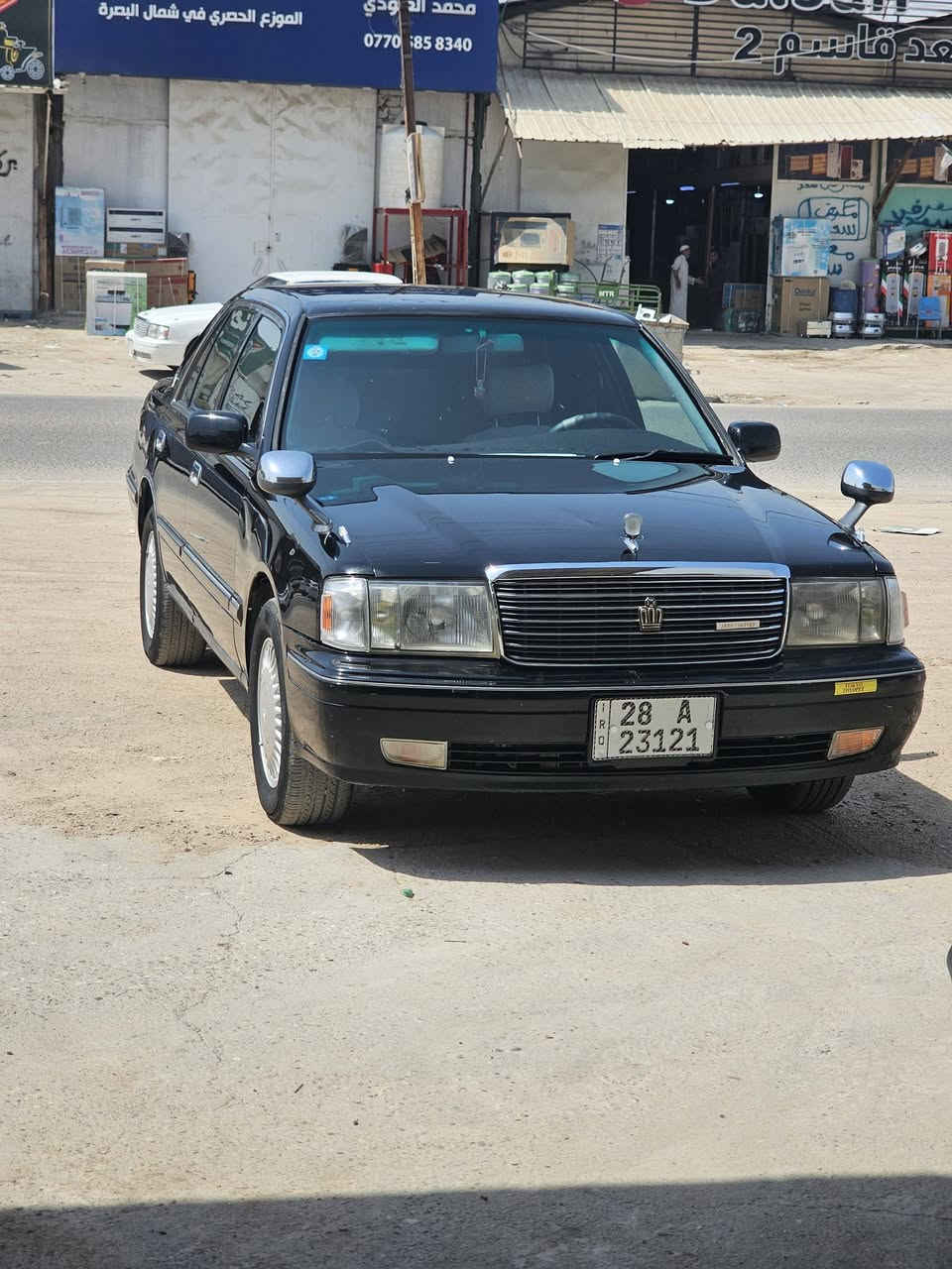 السلام عليكم للبيع راس الثور تكم  مديل 1999 تحويل ثاني يوم للعلم سنويتها انتهت ،  مكفوله من الكصه والنقل الجثه والضربه والعيب الشرعي والصبغ .  السياره جديده مكينه وكير ، حداده تايرات  ويلكب جدد تبريد شغال شاشه جاهزه من كلشي  و السعر  85 وبيها مجال .  مكان السياره البصره قضاء المدينة .  للاستفسار  ***********
