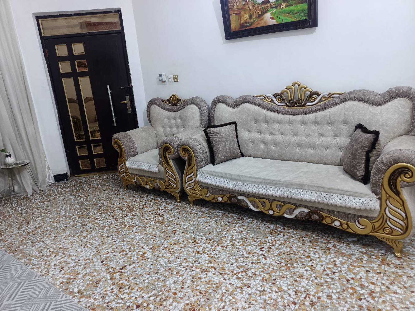 طقم ١٠ مقاعد • نضيف جدا • للبيع