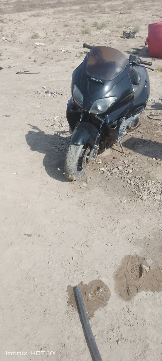 سلام عليكم  دراجه. فورزا 06 للبيع شغاله عوزه بس باتري  السعر  250 وبيها مجال
***********
***********

نص مكتوب في الصور:
- Infinix HOT 30i