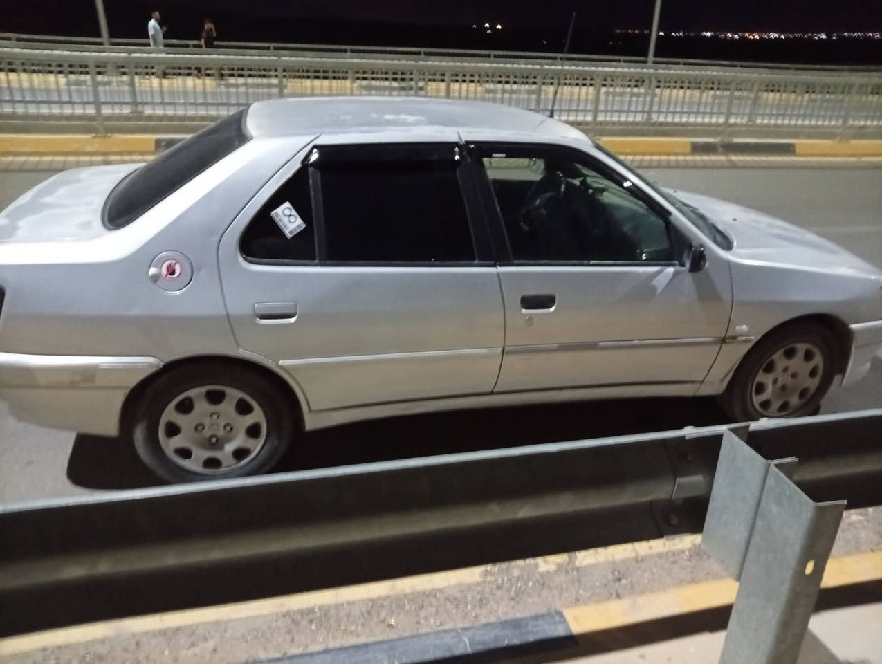 بيجو306
موديل2002
محرك وكير. شرط  
تبريد مع السويج
رقم بغداد صدامي صاحبه مسافر
بيه سنويه 
السعر 25وبيه مجال
المكان العلم  
***********
