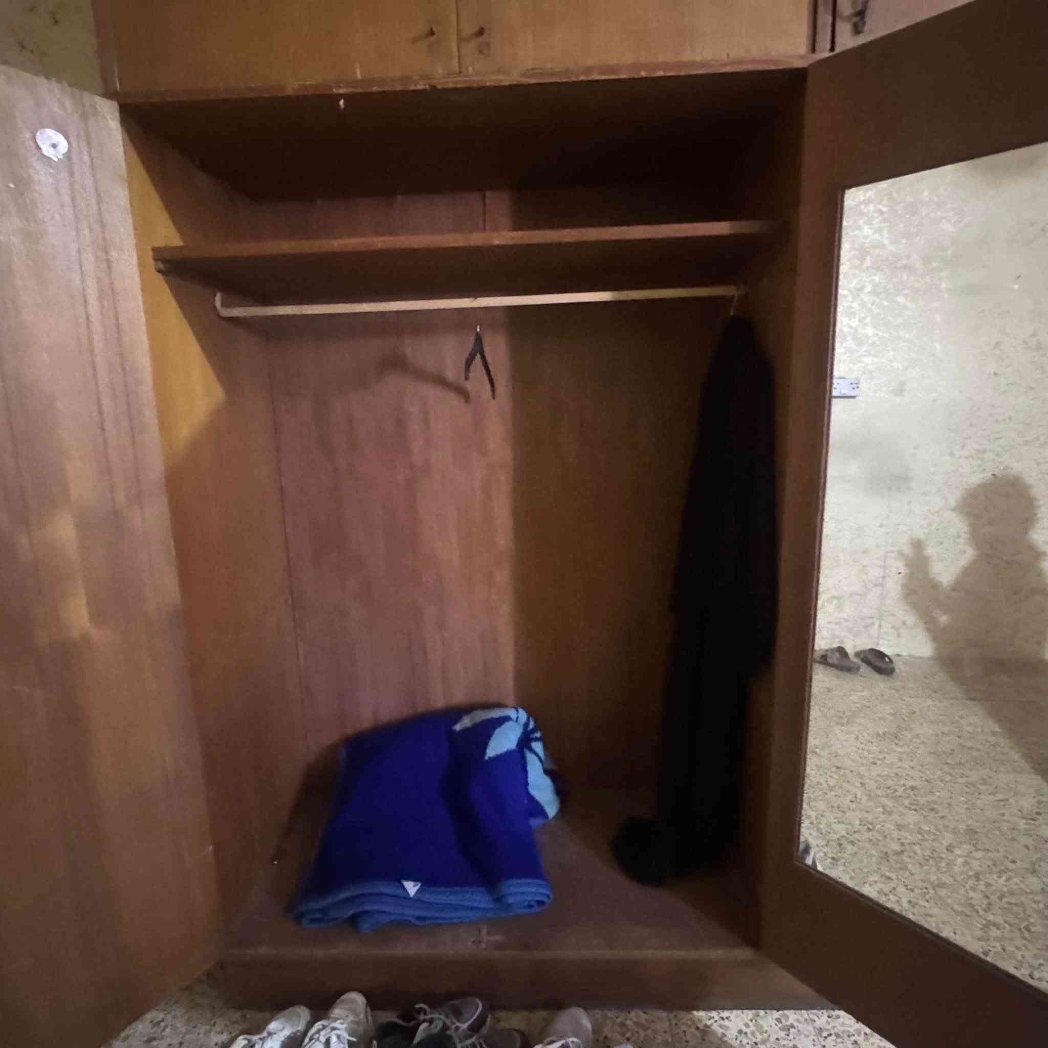 السلام عليكم غرفة نوم صاج اصلي تكمه عايزها صبغ السعر 250 الف مكاني بغداد الحسينيه
