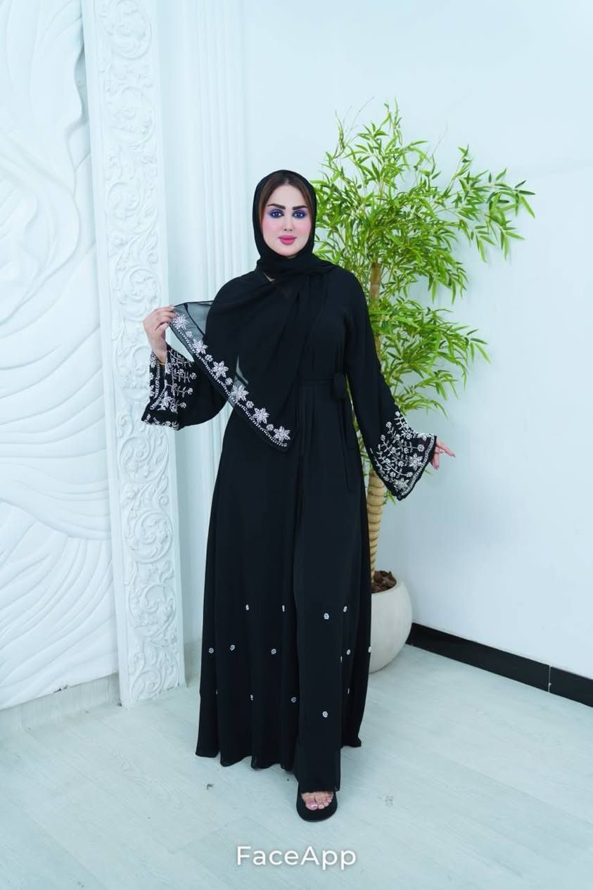✨ وصل حديثاً من أزياء الشيخة للعبايات❤️
عباية أنيقة بتفاصيل ناعمة 🤍
جميع القياسات متوفرة 🎗
📩 للطلب والاستفسار: ***********
