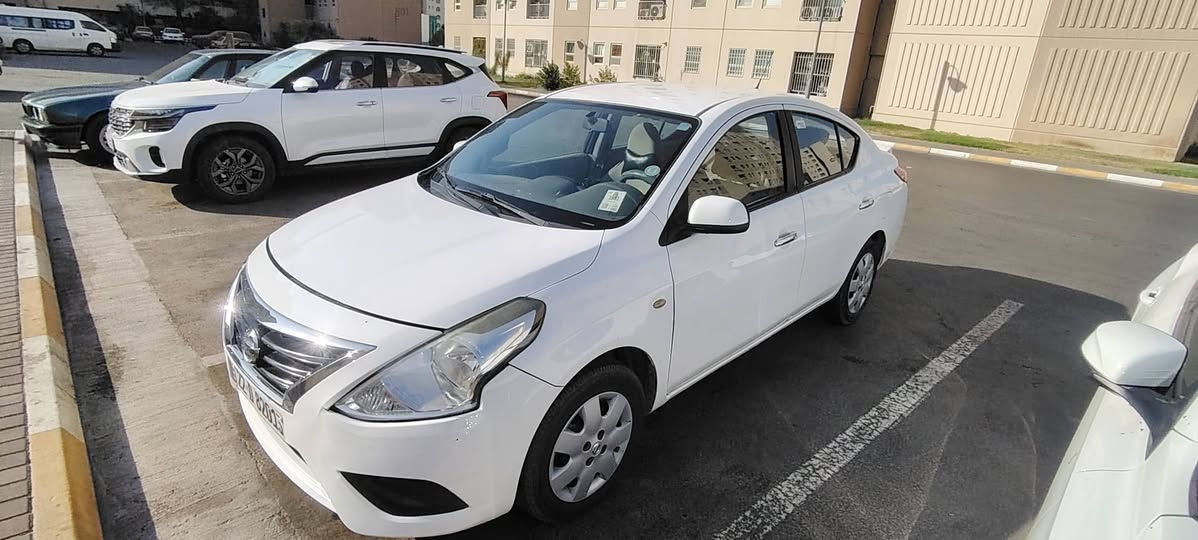 🚗🔥 للبيع نيسان صني موديل 2021 🔥🚗
✅ موديل 2021
✅ عداد المسافة: 153,000 كم
✅ تبديل بابين جهة السائق
✅ الأبواب المبدلة نفس لون السيارة
✅ الجاملغ الأمامي تصليح بارد
✅ صبغ جزء بسيط من الجاملغ الخلفي
✅ السيارة جاهزة للاستخدام
✅ الفحص متاح للجادين
💰 السعر 11000$ 
📍 الموقع: بغداد
📞 للاستفسار: ***********
