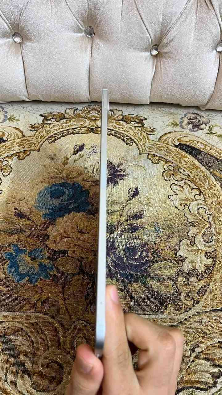 سلام عليكم من رخصت الادمن 🤎
ايباد M4 حجم 11 انج بحالة الوكاله 
ذاكره 256 
بطاريه 85 
نضافه 100% اذا الايباد بي شخط واحد يرجع 
ستخدام منزلي فقط وفوحصاته كلها موجوده و موضح بل صور 
السعر 935 الف 
مكاني تكريت وعندي توصيل 
***********
واتس اب او اتصال مباشر وتحياتي للجميع ❣️
