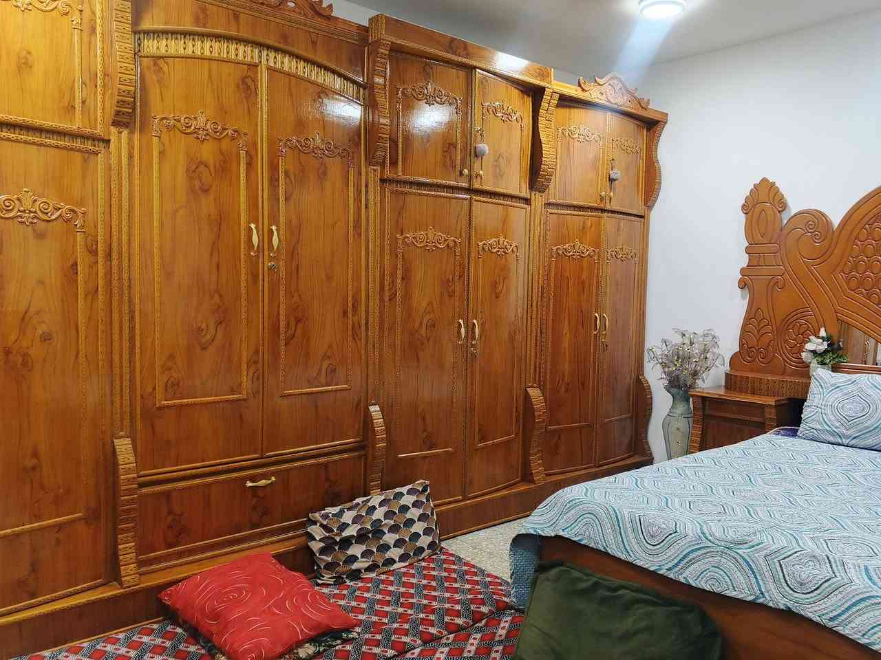 غرفة اخشاب  صاج كامله نظيفه  و ثلاجه  بيكو و مكيف جبسون للبيع  كل شي وسعره للاستفسار *********** مكاني بغداد الغزاليه
