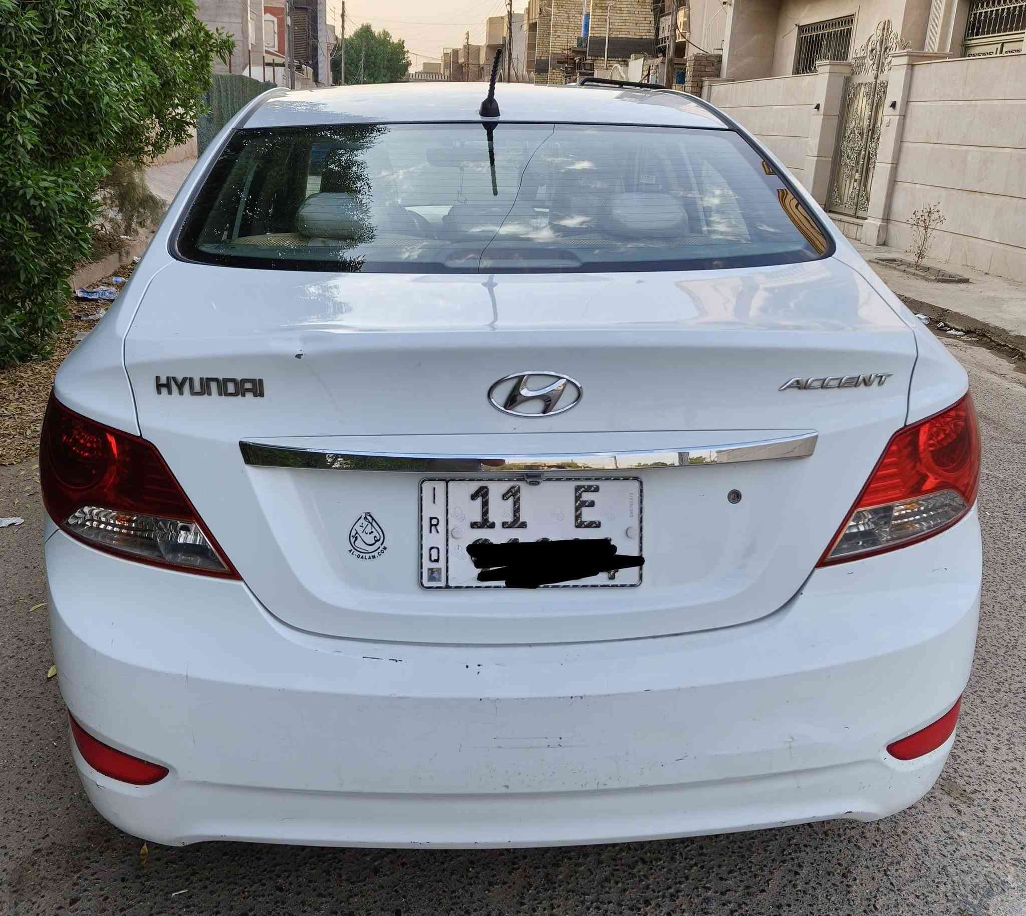 اللهم صلي على سيدنا محمد وال محمد 
هونداي أكسنت خليجي موديل 2013
محرك 1600 دوش
قطرتين
وارد خليجي
المواصفات المعروفه 
كير أوتو (اي تي المرغوب)
 مواصفاتها 
ويل كب 
شاشة 
تحكمات  
ماشية 127  Km
محرك و كير و تبريد تخم تاير بحالة جيدة جداً
السيارة جاهزة
بيها الصبغ قليل بالجاملغ الخلفي  .
وبيها بارد وطخطخات موضح بالسونر وكم رصعه حالوب.
رقم بغداد الجديد باسمي
مكاني بغداد حي الاعلام 

 السعر 84  ورقة
(ورجاءا التفاصيل كاملة و الي يشوفها غاليه او متناسبة الله يرزقه الاحسن)
للاستفسار
***********
***********‬‏
