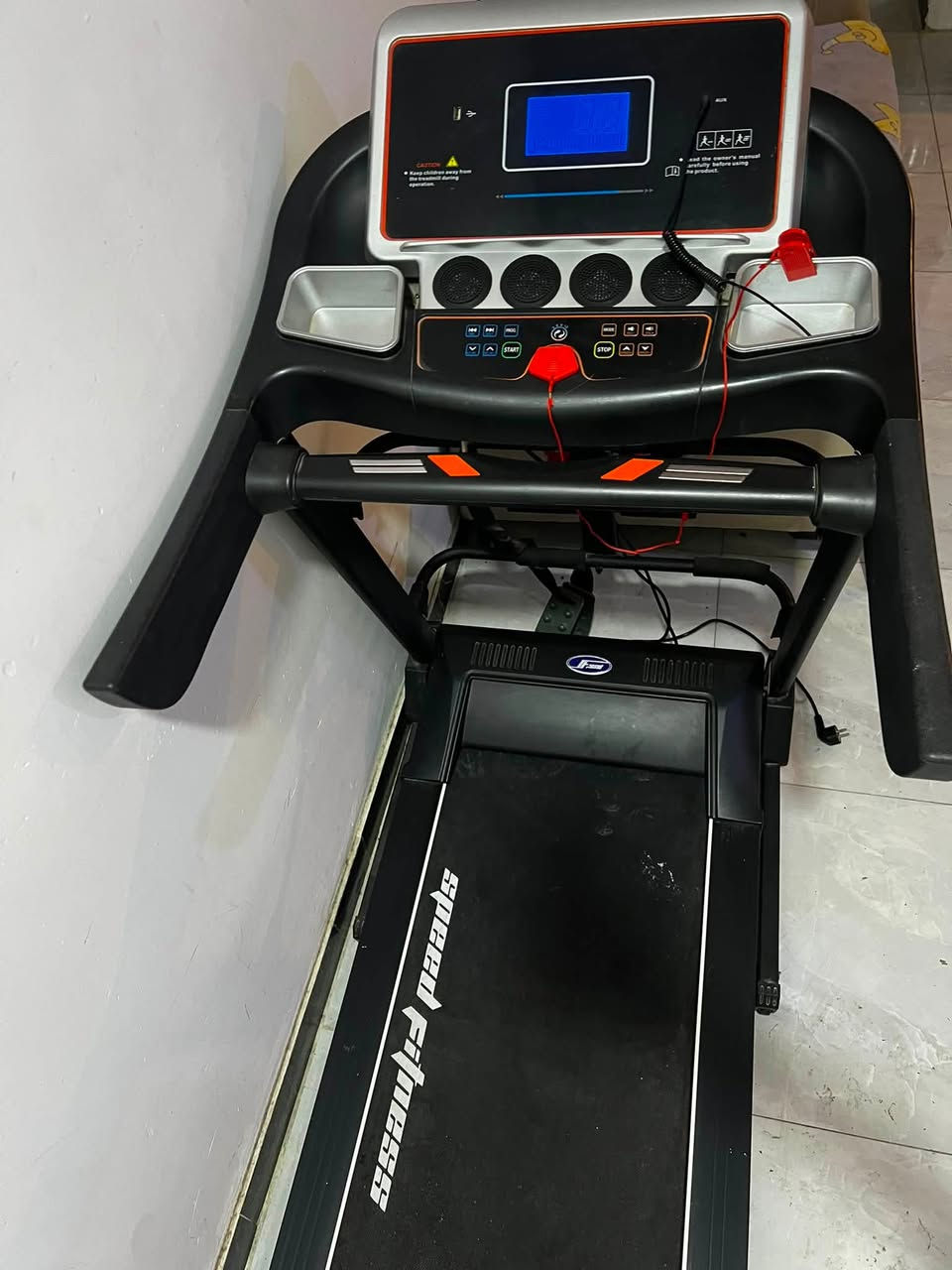 السلام عليكم للبيع
speed fitness جهاز جري

استعمال جدا قليل

الجهاز نظيف وشغال 100%

ذكي 12 سرعه

جبلي

ويا جهاز بطن و 2 دمبلص

وبي aux اغاني
 وبي حساس نبضات القلب 
وحرق الدهون والسعرات ايضا 

السعر 400 وبي مجال ان شاء اللّٰه بغداد/المنصور

***********
