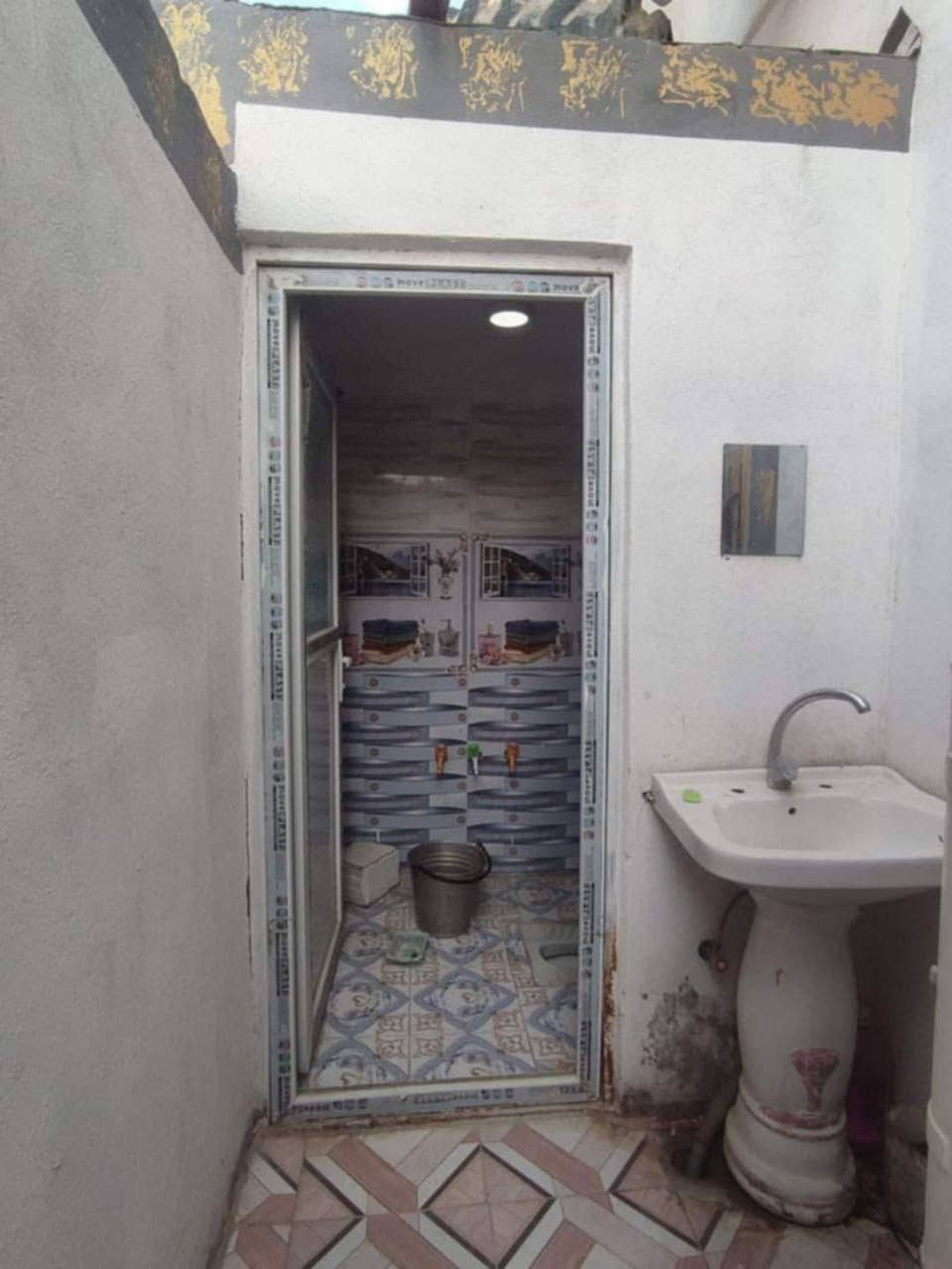 🏡 بيت 100 متر ب 33 مليون وبيه مجال 

طابو زراعي سند 25 
( مشمول بلتطويب ومرقم من البلدية)  

| الأساس والسقف: كونكريت
البناء بلوك 

🔹 مواصفات البيت:
✅ غرفة نوم 🛏️
✅ صالة 🛋️
✅ صحيات داخل وخارج  🚽
✅ مطبخ 🍽️
✅أستقبال 

🔹 الخدمات المتوفرة:
💧 ماء | ⚡ كهرباء | 🚗 شوارع مبلطة | 🏫 مدارس قريبة

📍 الموقع: النجف – شارع الصب مقابل قرية الغدير عمود 276 

📞 للتواصل: ***********
