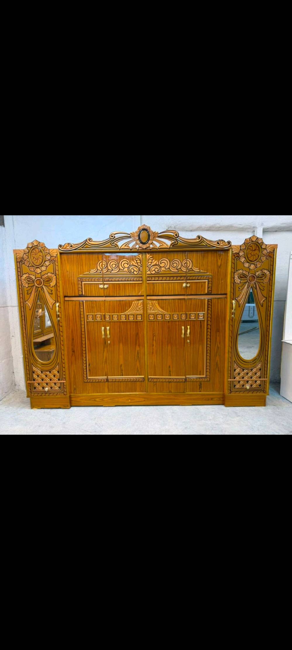 غرفة نوم جديد 
صاج عراقي 
6باب
شغل سوكي اقتصادي
سعرها 850/800
ارتفاع 2متر و30سم
الطول 3متر و20سم
شد ونقل داخل بغداد مجاني