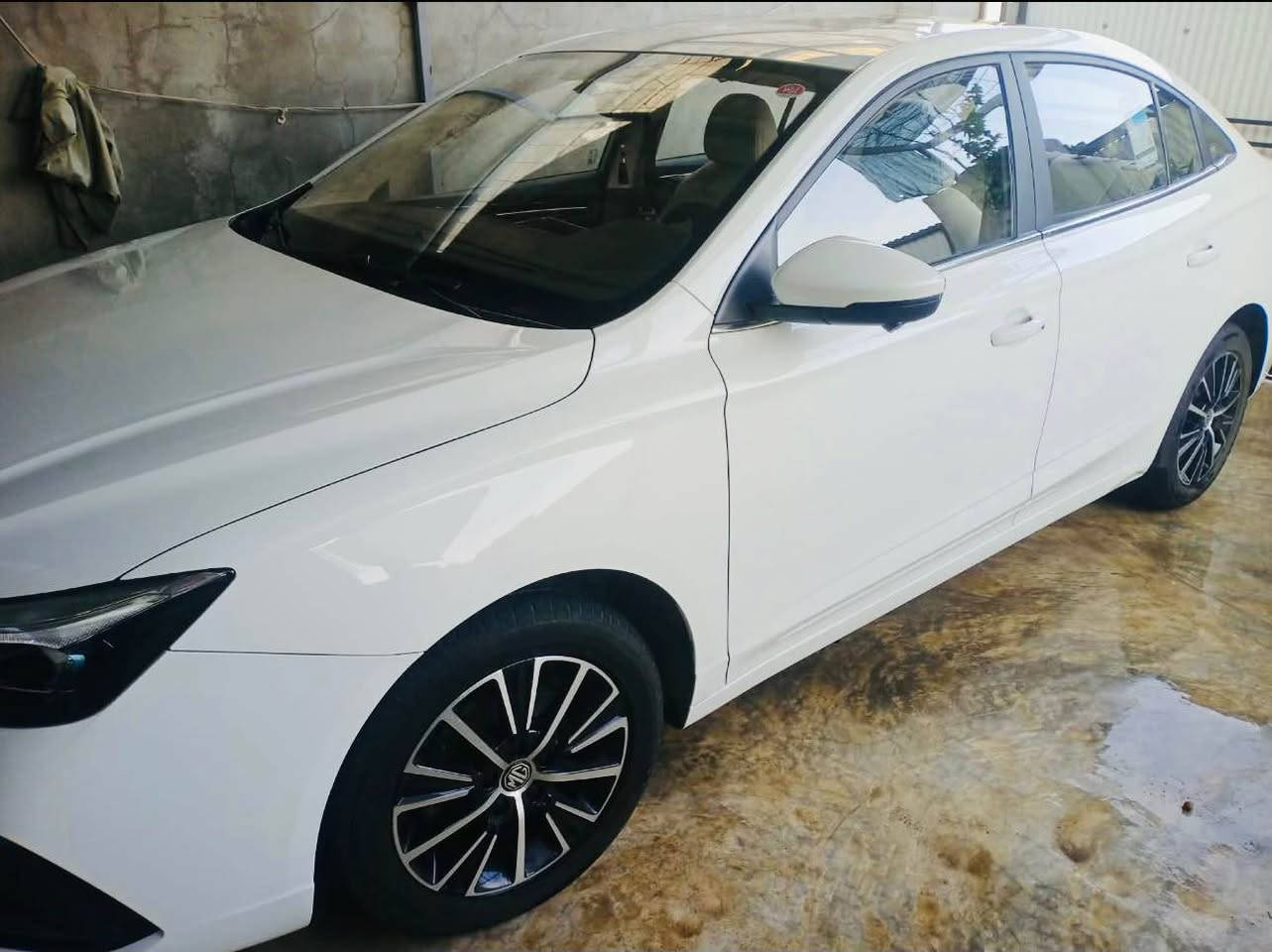 MG5 شکڵ نوئ 
زەمانی شەریکە 
مۆدێل / 2025 
ڕۆشتن / 18000 کم 
سيرڤس کراوە تا ٢٥ هەزار 
سەیارەکە بۆیاخی نیەو تەنیا ئەو بۆنیدەی کەمئ pdr 
بئ مسرەفەو گاعی تێکراوە 
فول مواسەفات / کشن جلدو کارەبا و سڵاید و بەسمەو شاشە الیکترۆنی و ئاوێنە اشارەت و زۆر مواسەفاتی تر… 
تحویل و غەرامەو گێڕو مەکینە بە شەرت 
سعر/ 122$ مجالێکی کەم 
شوێن / هەڵەبجەی کۆن 

***********. What’sapp حلبجة, السليمانية
