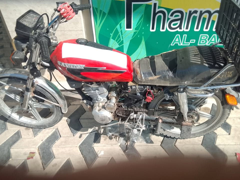 سلام عليكم
للبيع دراجه نوع سيفان موديل ٢٠. مكينه خير من الله. خرسه  سعره ٢٧٥ 
بيه مجال. ***********
