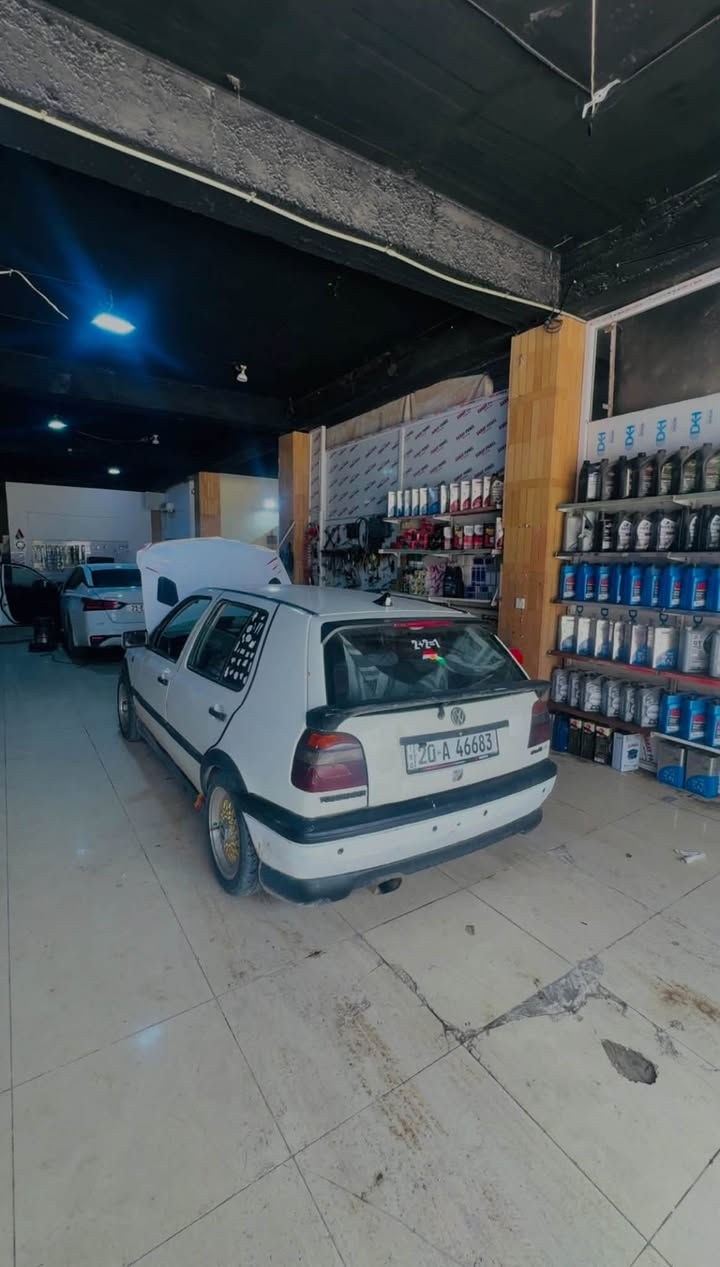 گولف🇩🇪 للبيع 
موديل 1993 🔥مكينه المرغوب 1800 
سياره صبغها حزام 
وياله رياضية BBS 🛞
لايتات زينون ◽️
صالنصه رياضية
سياره شلعه معدل خير من الله 
تحويل ثاني يوم 
سعر 34 وبيها مجال للشراي 
***********
مكاني ديالى -خانقين
