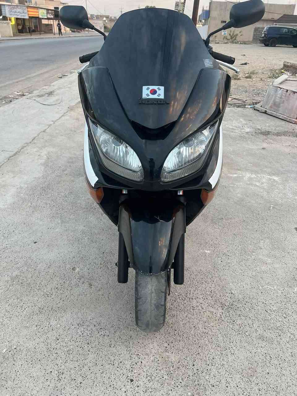 09 فورزا كرستال  

ماشي 23الف 

كير محرك جويتر شرط بشرط 

محرك شرط اخرس  كير عادي اوتماتيك كلها شغال شرط 

كهربائيات شرط 

ماطور جديد نضيف مثل ماموضح بل صور

اتصال *********** خاص واتساب موجود 

سعر مليون 100

