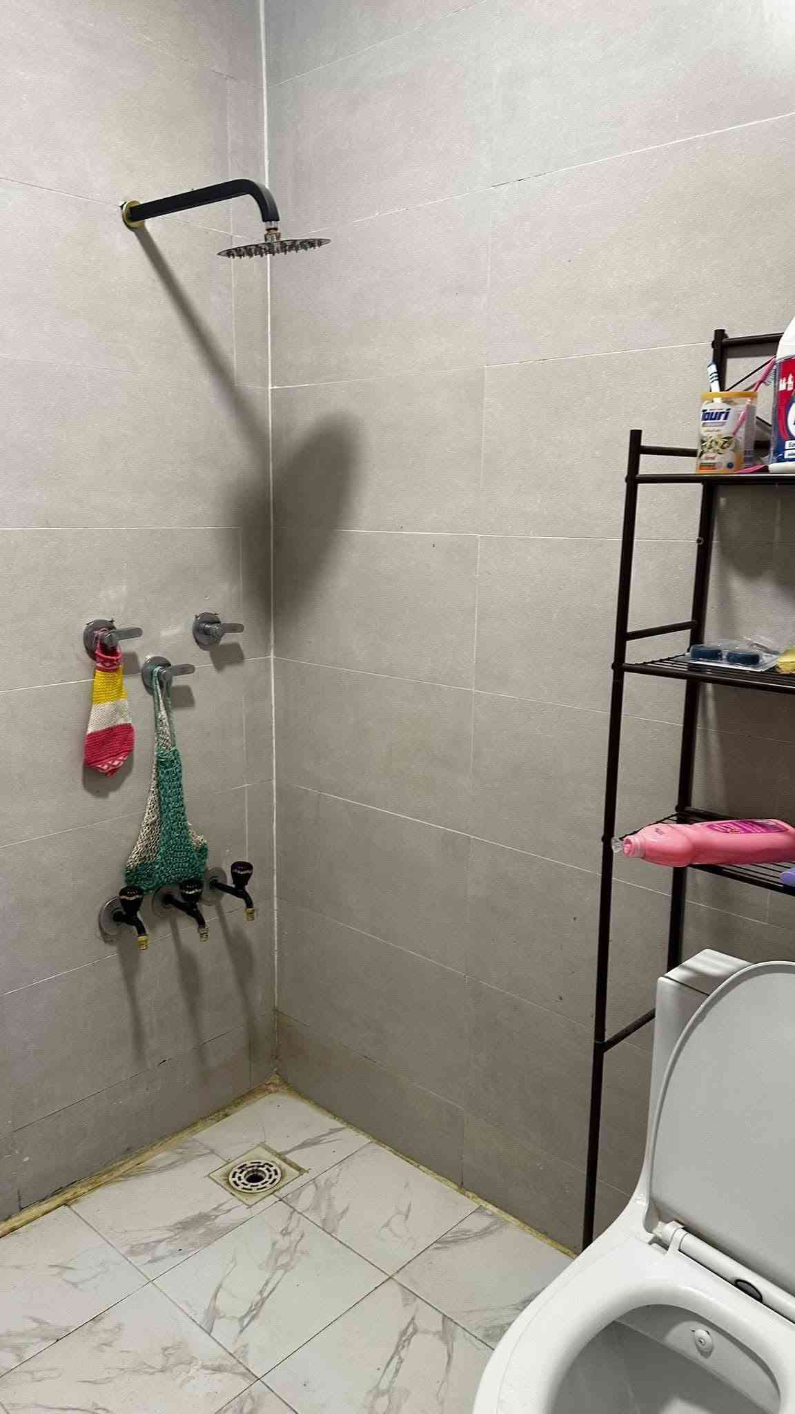 شقه موثثه الايجار  🏠طابق ثاني معزوله نضيفه جدٱ

تحتوي على غرفه وكنيدور ومناور ومطبخ وصحيات وسطح 

الموقع  🌏حي الصحه  يم مكتب  عامر الدلوي قريب على شارع الكورنيش 

قيمه الايجار  500 مقدمه 6اشهر

الاستفسار الإتصال بالرقم  ‎***********متوفر واتساب
