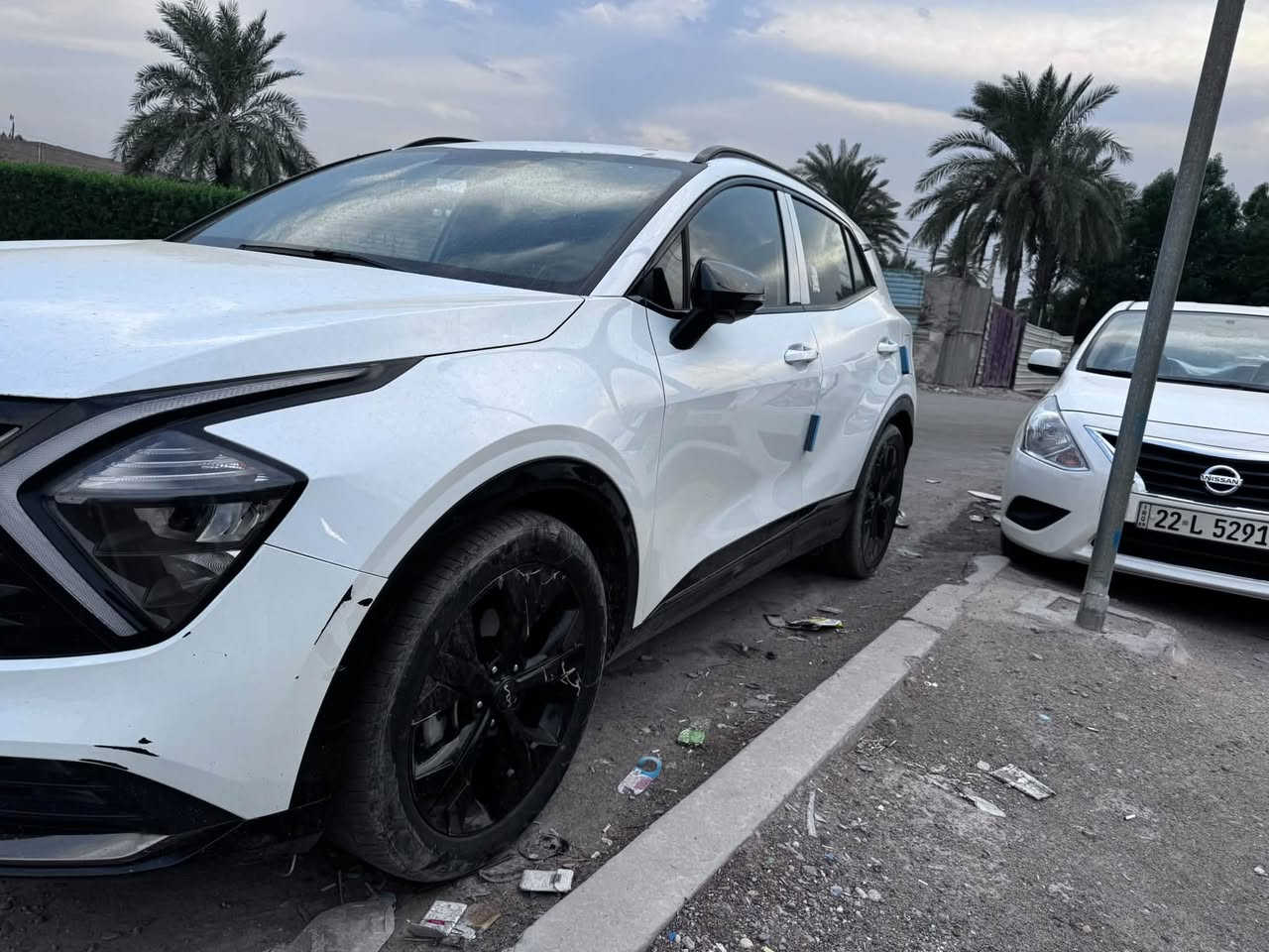 كيا سبورتج خليجي موديل ٢٥ مكفوله عدا الباب ال ورا الصدر  بدون صبغ على وضعها ماشيه ٥٥ الف كيلو داخل زيتوني جلد فول عدا البانوراما ١٩٢ وبيها مجال مكان السياره حي الجهاد 
***********
