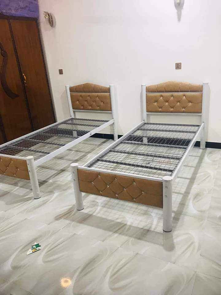 ‎عندي من هاي الاسرة ٣٠سرير بيهن نقوصات بسيطه تجي بي شبك بي زنجار ابيعهن جمله الوحده ب٤٠‎ الزبير, البصرة
