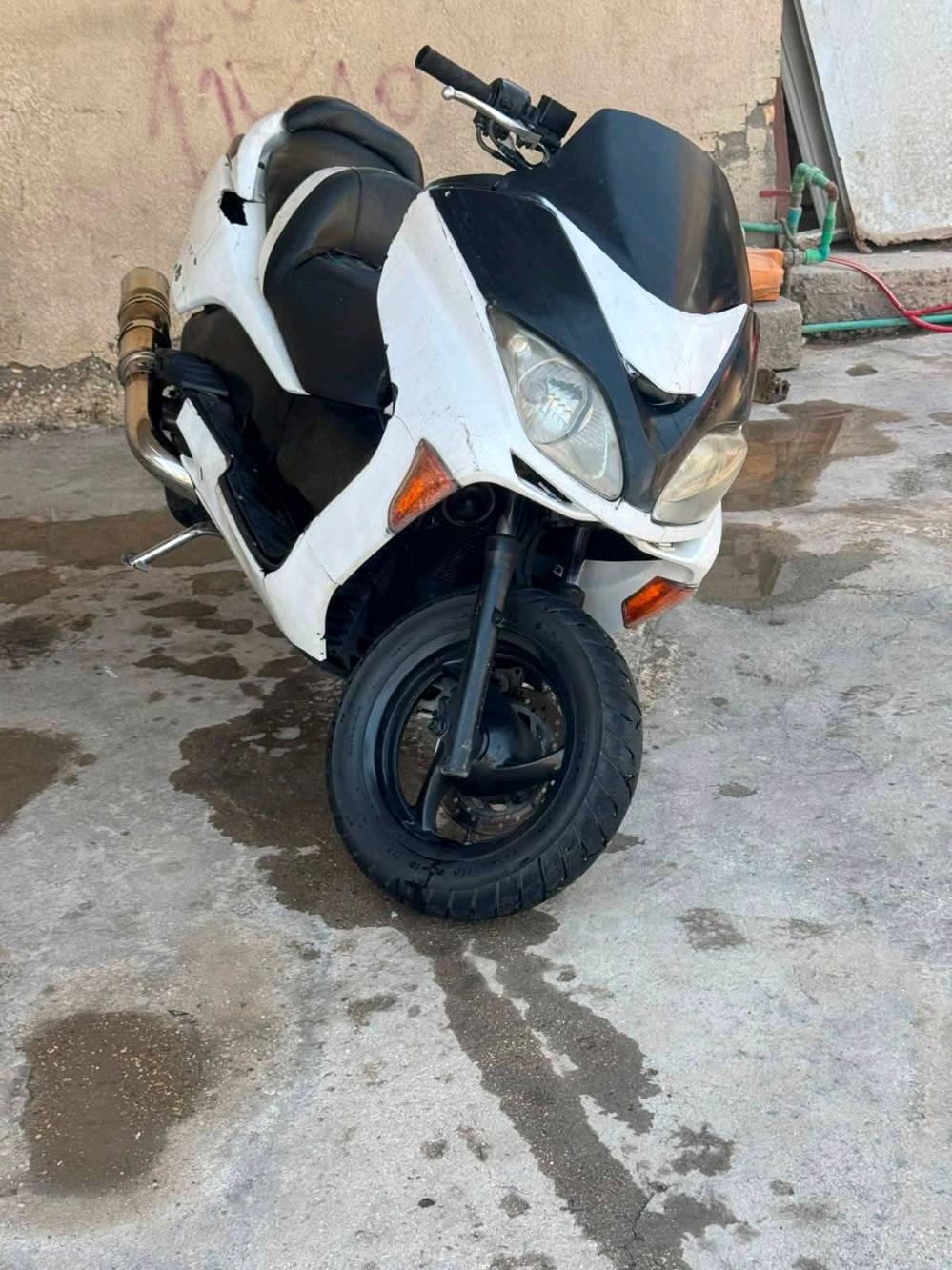السلام عليكم فورزه 08 للبيع محرك نضيف كلشي ما بيه سعر 500 وبيه مجال رقم *********** انتصال وبيك خير ودلل الرقم بيه واتساب المكان كربلاء امن الداخلي