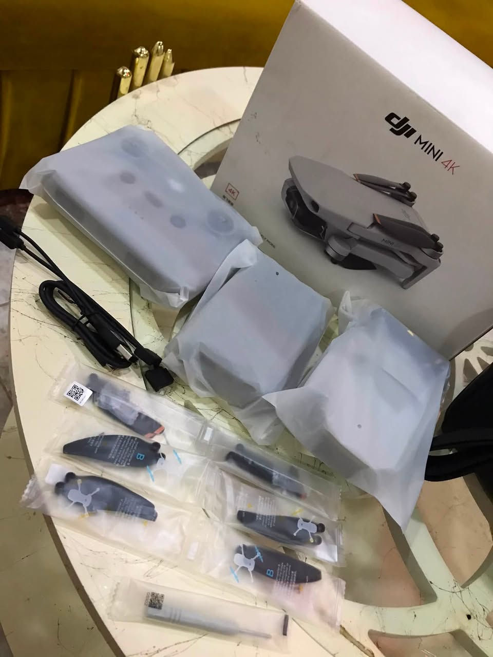 djl mini 4k 
كومبو 3 بطاريات كبس 
شركه لوك للاستفسار خاص 
او وتساب ***********
