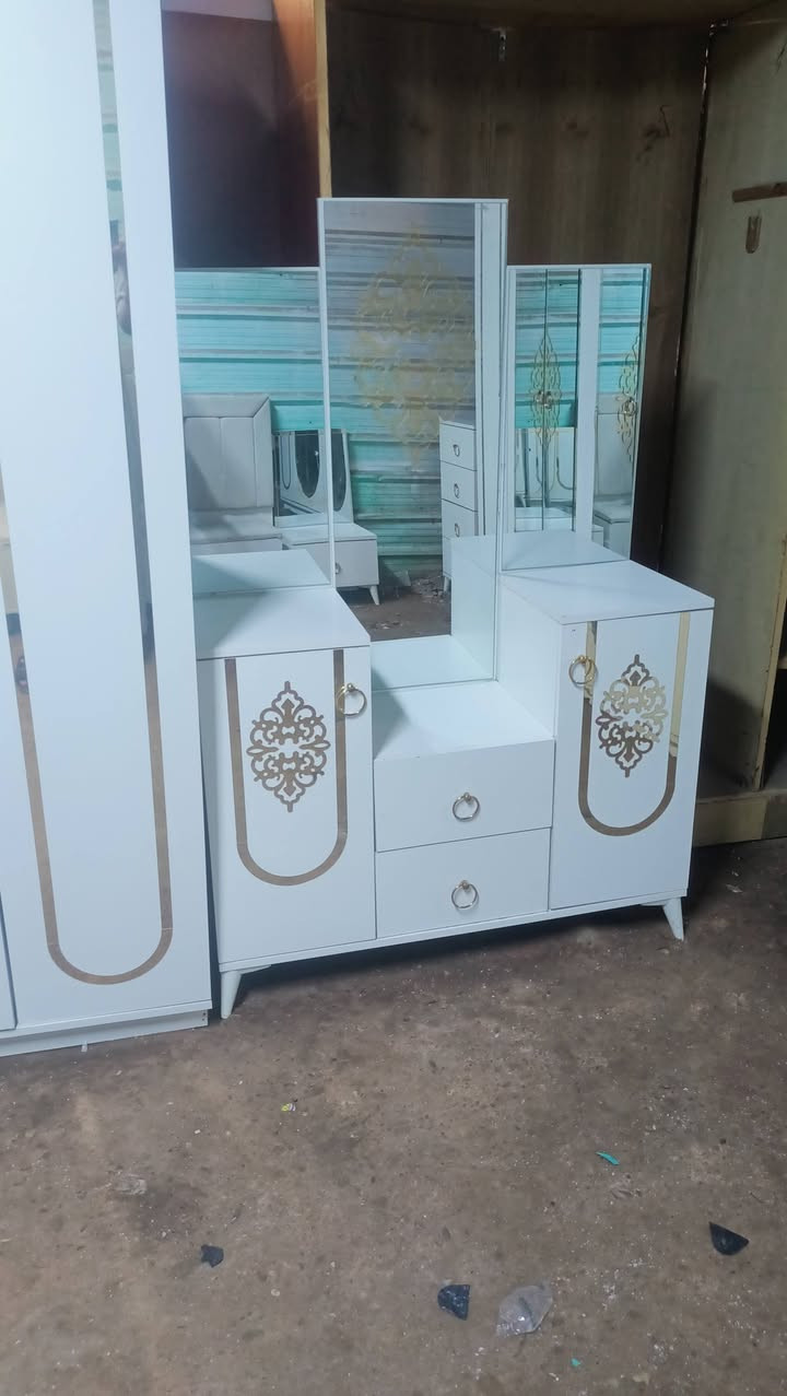 غرفه تركيه 6باب مع كنتور اضافي 2باب
مستعمل فول نظافه
المكان حي العسكري 
للاستفسار الاتصال ***********
مكلف بالنشر الشراي يتصل
