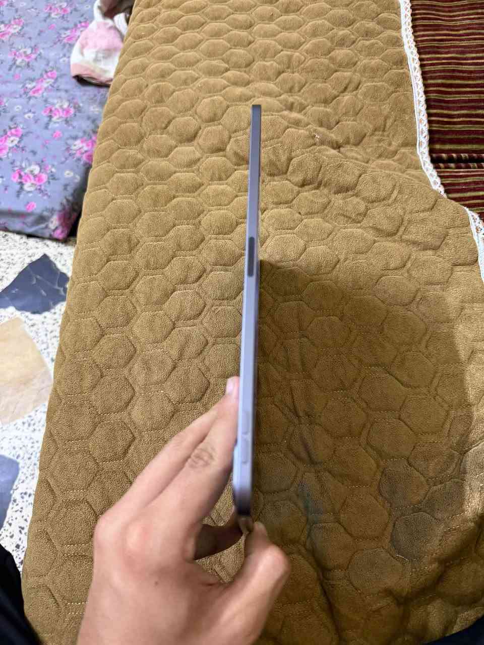 ايباد m1
ذاكرة 128 
بطاريه ٨٦ 
مبدل كلاسه بس وبي شوي بياض بل شاشه صاير 

سعره ٤٧٥ عنوان بغداد مدينه صدر توصيل ماعندي
