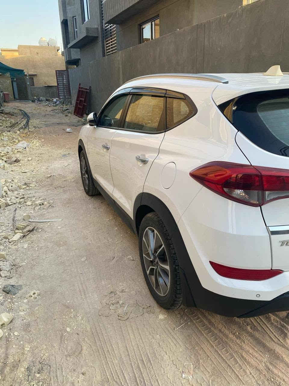 توسان موديل ١٨ خليجيه كفاله من الصبغ التبديل فقط بارد موضح بالسونار رقم سليمانيه ماشيه١٢٣الف
السعر ١٧٥ اوبيه مجال الاتصال فقط ***********
