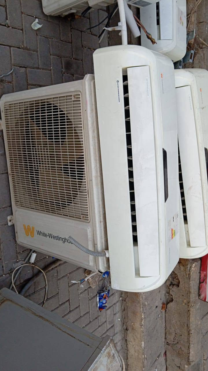 13 سبلت فقط خارجيه وداخليه ابيع شلع مابيع قطع أبو الطنين 250 وبو الطن 125 قفلهن تفحص وتأخذ 
العنوان حي أول 
***********
