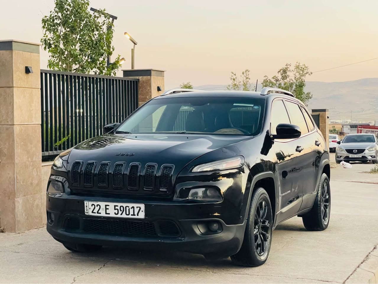 سعر 88$شوين سليمانى 
جيب چيروكى 2019 
پينج پارچه بؤ ياغ گيرومه كينه به شه رت 
سه نه وى تازه يه تحويل و غرامه به شه رت 
Watsap ***********
Vaibar *********** السليمانية, العراق
