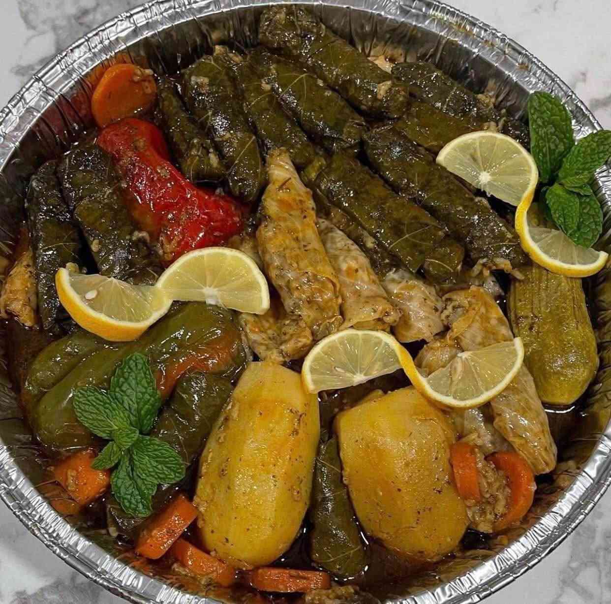 متوفر دولمه طعم ونضافه وترتيب واكيد توصلكم حاره 
حافضه ب 5
كدر صغير ب 10 يكفي 3 نفرات
كدر الوسط ب 15 يكفي 6 نفرات
كدر كبير عائلي ب 25 يكفي 10 نفرات
توصيل داخل الناصريه فقط 
متوفره بكل وقت 
للحجز مراسلة خاص 
اول الاتصال ع رقم *********** ناصرية, ذي قار
