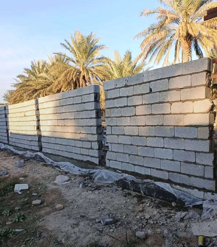 كادر بناء بلوك_ فرمستون_ نشتغل سياجات_ منازل_ شقق مسابح _ مزارع  دقه في العمل ونضافه وسرعه  للأستفسار مراسله الصفحه او اتصل*********** واتساب

