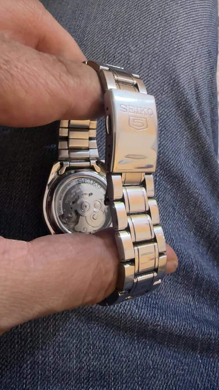 Seiko 5 أوتوماتيك كلشي موضح بالصور
75 الف
مكاني بغداد الغدير
***********
