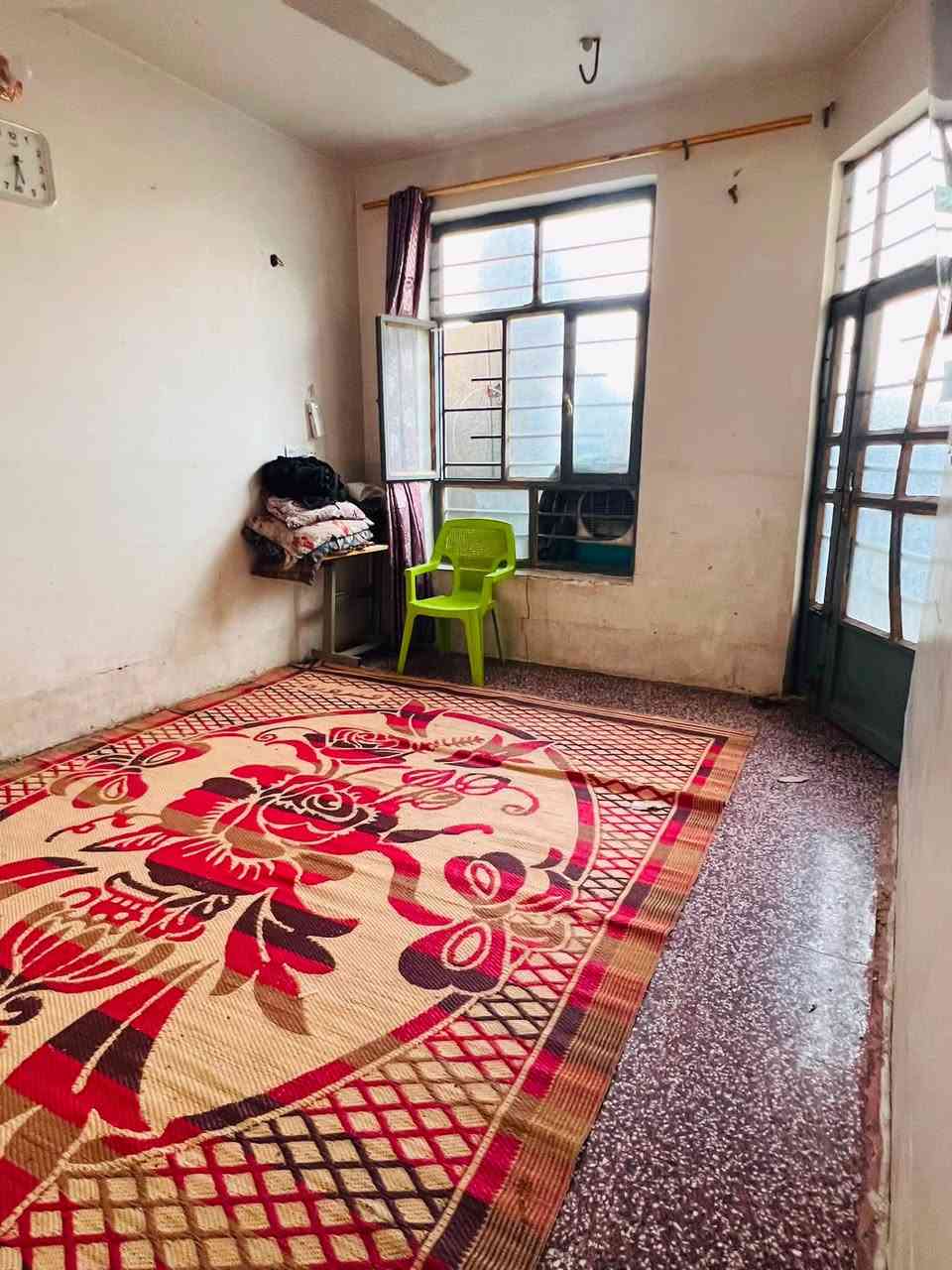 بيت الأحلام بسعر ما يتعوض! 🏠✨
دار تصميم متكامل وبناء طابوق 2024 وبسعر بلاش 
• المساحة: 100م²
• السند: 25 طابو زراعي
• الموقع: الوردية خارج – خلف معمل أبو كيرة
• الشارع: عرض 8 أمتار
• السعر: 40 مليون (وبي مجال)
📞 للتواصل: ***********
