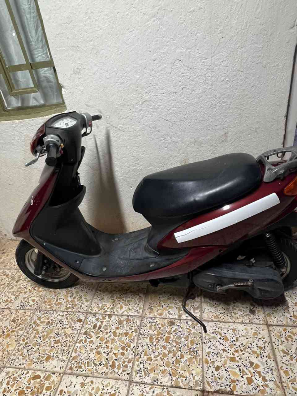 دراجه عصفوريه للبيع اوراق مجفته نكره سلف كهربائيات كله شغاله بيه صوت اكسن كل نقص مابيه شلعه ومعدل 60 السعر 350  الاستفسار ***********

