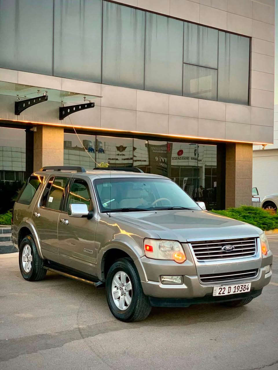 سلام عليكم 
للبيع فورد اكسبلور 2008 XLT
رقم اربيل باسمي سنوية و هزة كلة جديد 
سعرها :-  77 ورقة فقط 

ملاحظة : سيارة مرشوشة كلير 6 قطع بدون ضربة او دواخل 

مواصفات فور ويل (دفع رباعي) ثلاث مقاعد (7راكب) كشن كهرباء سيارة كلشي بيها بشرط حدادية و تايرات كير و محرك كلة بشرط 
مكانها سليمانية 
للاستفسار ***********  احمد عزيز السليمانية, العراق
