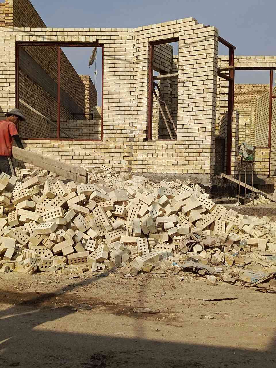 خلفه بناء • متفرغ • مقطوعة يومية