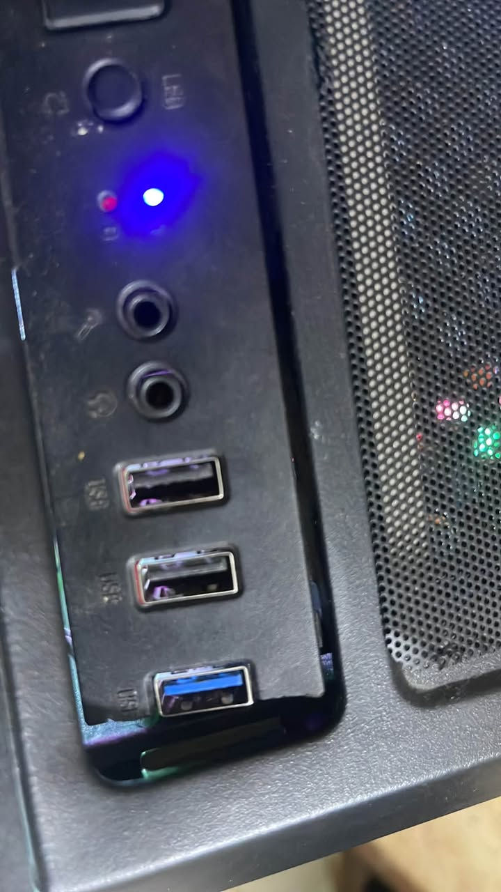 سلام عليكم تجميعه قوية تشغل كل الألعاب ultra او very high 
cpu: ryzen 5 5500 
gpu: rtx 4060 
ram: 16gb
ssd: 1tb
مراوح ثنين ووحدة واكفه 
والباقيات مال كرت ومال معالج شغالات 
الموقع بصرة 
السعر مليون و100 وبيها مجال بسيط
***********
