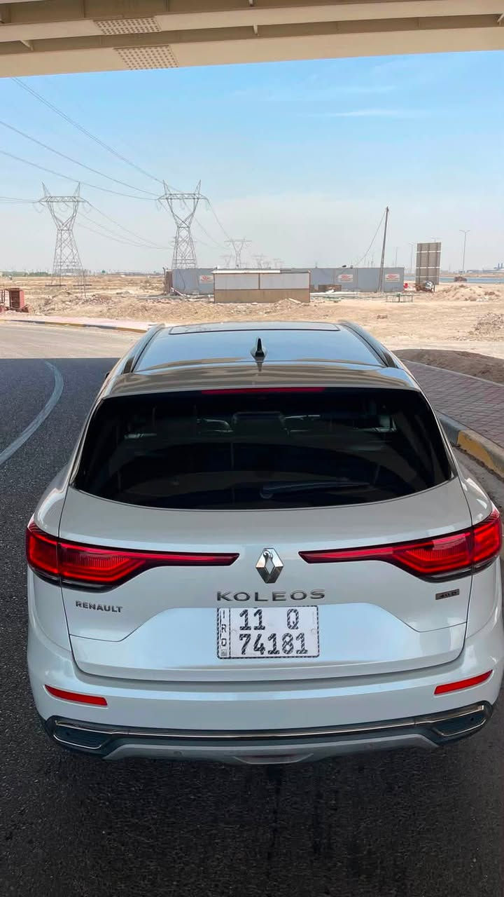 السلام عليكم
رينو كوليوس 2024 
خليجي 
محرك 4 سلندر 2.5L
دفع رباعي 4WD
حساسات 360 درجة
كاميرة خلفية دوارة 
مرايا كهربائية
نقاط عمياء جانبية 
عدد Airbag 8 
هاند بريك كهربائي 
تحكم مقود 
مقاعد جلد 
تدفئة مقاعد 
اضاءة LED داخل الابواب 5 الوان 
لوحة العدادات متغيرة 4 وضعيات 
تبريد مناخين للسائق والراكب مع تبريد خلفي 
مقابض الابواب نيكل مع زر بصمة 
حاملات أكواب مبردة 
سستم صوت Boss
صدوق كهربائي
فتحة سقف بانوراما 
اريد نفيكيشن
نظام اصطفاف ذاتي Auto park
المرأة الوسطية مع خاصية التعتيم الذاتي 

السعر 205 وبي مجال بسيط 
مكان السيارة بغداد اليرموك 

***********
