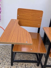 ١٢ كرسي • نظيف جداً • استعمال سنة