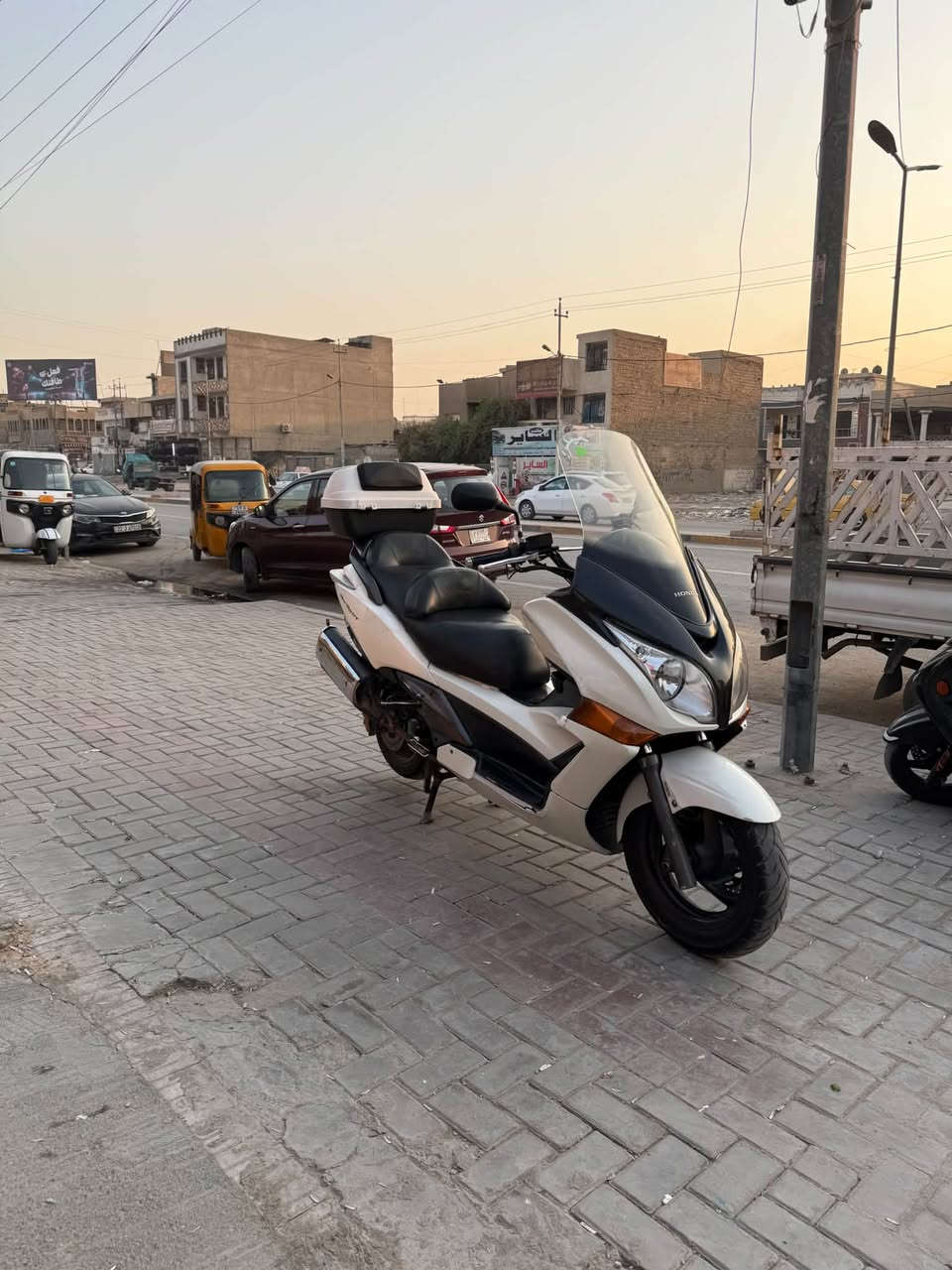سلام عليكم للبيع سلفر ونج جي تي حديث ياباني  مكينه 600cc بل كارتون أوراق معرض موجوده بلاديه مكفوله ناعمه لأدخانه ولاصوت ولانضوح معدلها 180 ستان حساس اي بي إس وجي بي إس اوفر مود جنطه بلادي  جامه طويله بلاديه مري بلادي فجوج ذهبيه كهربائيات شغاله من طول لطول عل بلاد تجي تشغل وترايك لشمال جواها تخم تاير جديد دراجه لعابه نصبتها تخبل مكاني بغداد الدوره شارع 60📍السعر مليونين 250 💸محتاج فلوس واريد ابيع رقمي للشراي يتصل وبخدمته ***********📞
