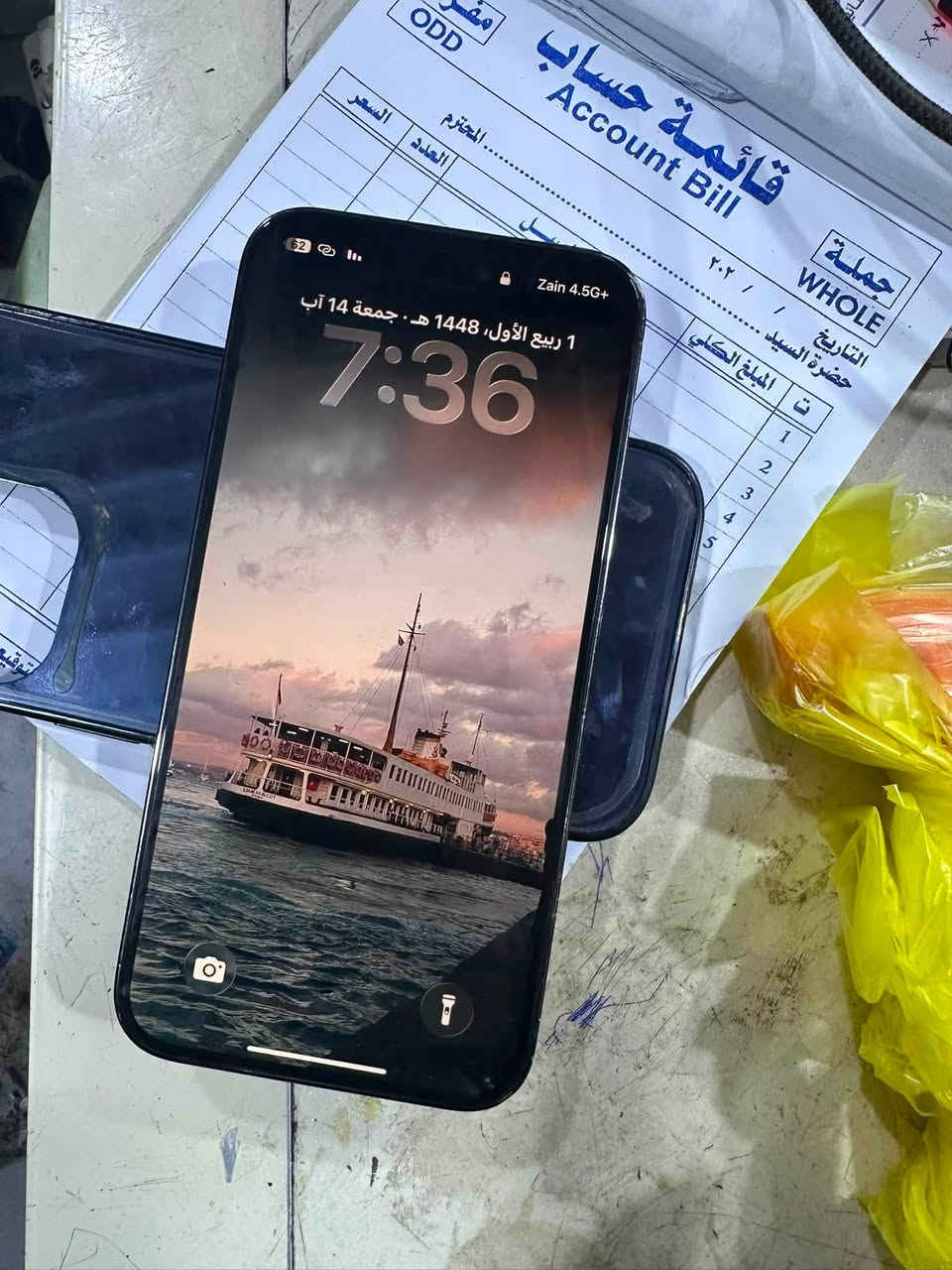 ايفون 14برو ماكس كلشي ما بيه كله شغال وكله اصلي ضمان الفحص السعر 750مكلف بالنشر رقم صاحب التلفون ***********
