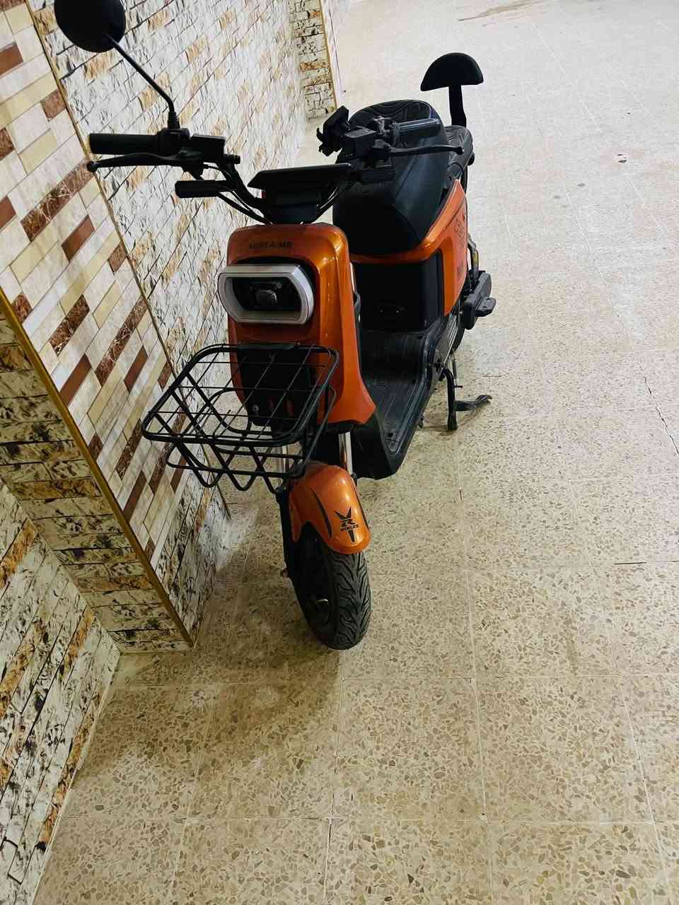 سلام عليكم موطور شحن للبيع نضيف حيلل يعوزو باتريات
R8
السعر 250وبي مجال 
اتصل ***********
