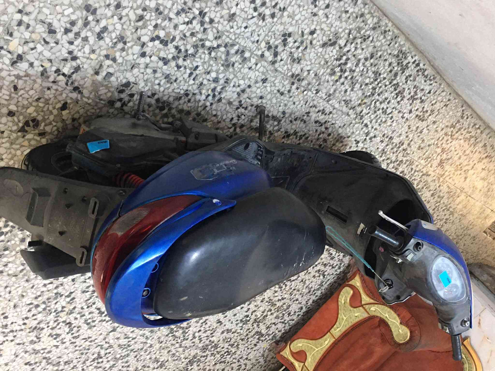 بريز • حك جهة • مجال بسيط
