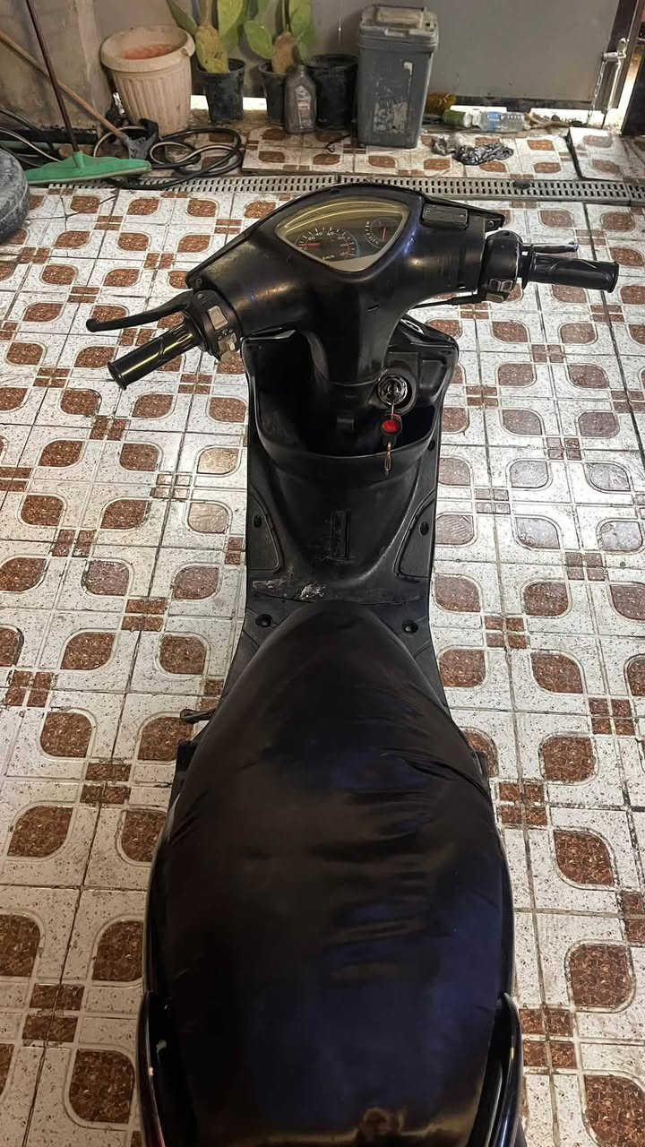 السلام عليكم 
شباب ماكس عدله للبيع او مراوس ب سكنس فحل نوزل 
دراجه مكينه بلاديه نكر سلف هندر ماشاء الله 
دراجه كهربائياتها كلها شغاله من الطول لطول كلاجات رياضي شلعه بطناش الدراجه خير من الله 
السعر ٦٠٠ وبيها مجال المكان كاظميه 
الرقم *********** فقط واتساب

