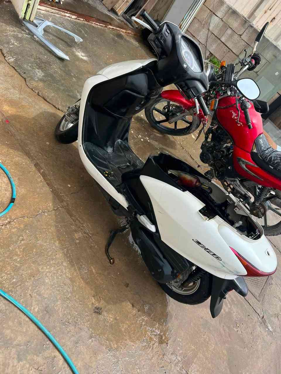 سلام عليكم
دراجه ليدي  للبيع 
مفتوحه مره واحدة 
نوعه نوزل وفيت بم 
السعر725وبيه مجال بسيط للشراي 
رقم التواصل ***********
